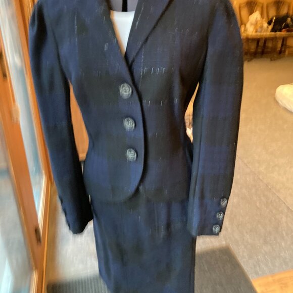 NEVER WORN - DIANE VON FURSTENBERG SKIRT SUIT - Picture 2 of 11